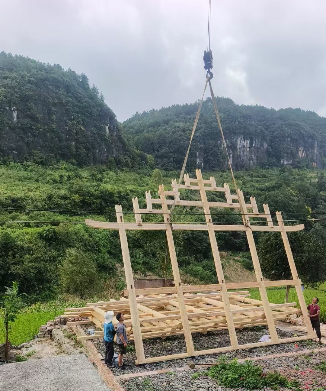 新乡市汽车吊出租公司怎么保证发动机散热问题