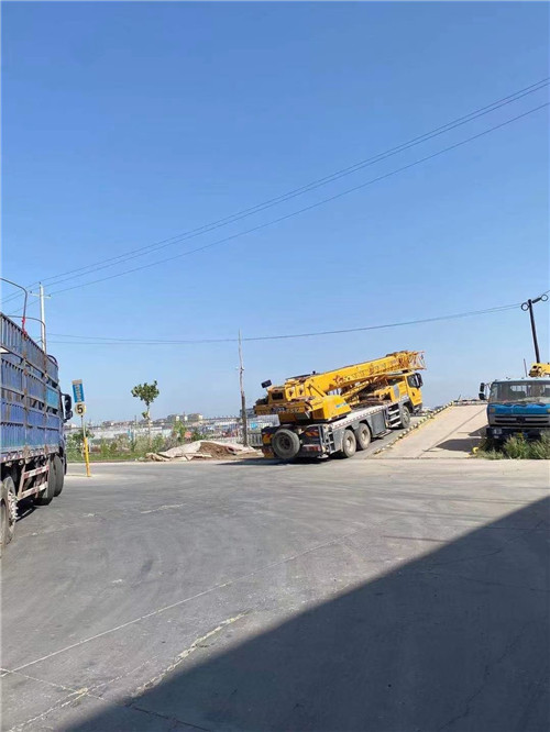 新乡市25吨吊车的租赁价格大概是多少？