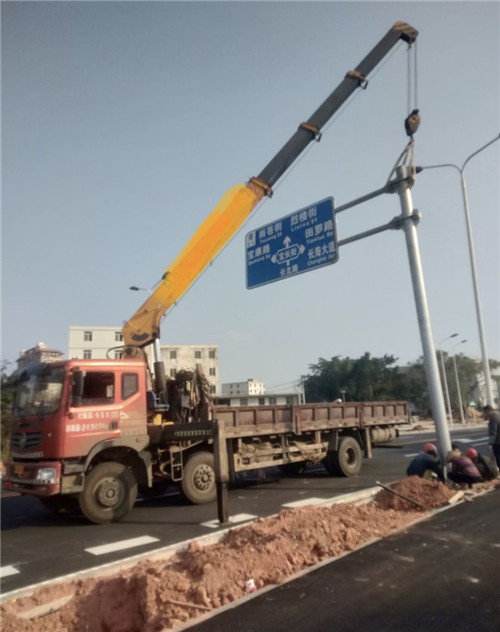 新乡市设备吊装租赁吊车要用多大吊车