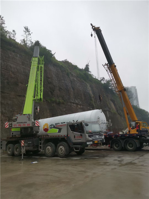 新乡市“不怕风雨冻”—— 吊车的 “恶劣环境适应” 技术
